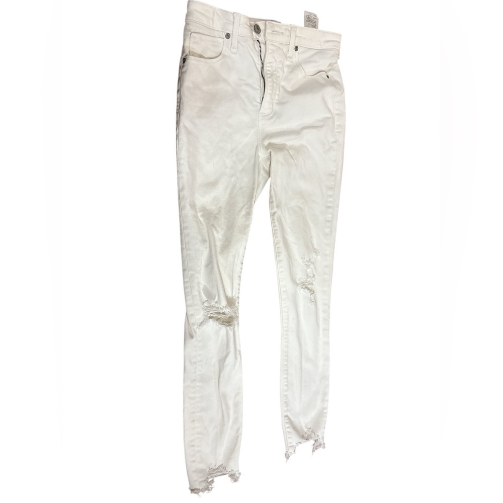 Abercrombie & Fitch White Skinny Jeans B